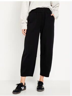 Old Navy High-Waisted Fleece Barrel-Leg Sweatpants in Black | Size M